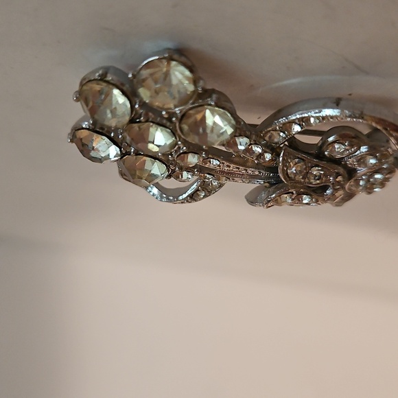 Victorian Style Rhinestone & Silvertone Brooch - Picture 4 of 5